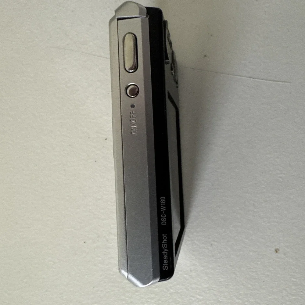 Sony Cyber shot DSC W180 Digital 10.1 MP 3x Optical Zoom Untested